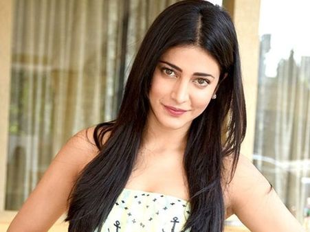 कोरोना में कमल हासन की बेटी श्रुति हासन के सामने आर्थिक तंगी, बोला- माता-पिता बिल नहीं भरते