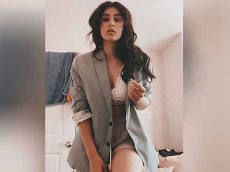 ब्रोकन बट ब्यूटीफुल 3 Exclusive: किसिंग सीन पर मां-पिता को समझाया 40 लोग सेट पर होते हैं-सोनिया राठी