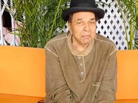 धर्मेंद्र ने बेहद क्यूट से वीडियो में गाया अपना फेवरिट गाना, फैन्स के साथ किया शेयर