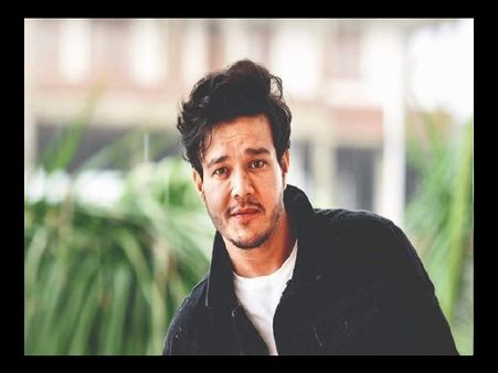 36 वें दिन कोरोना से लड़ाई जारी है, ऑक्सीजन ऑन- अनिरुद्ध दवे ने अस्पताल से शेयर की दर्दनाक सेल्फी