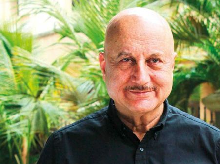 36 घंटे में अनुपम खेर के 80 हजार फॉलोवर्स गायब, एक्टर ने ट्विटर पर किया खुलासा, बड़ा सवाल !
