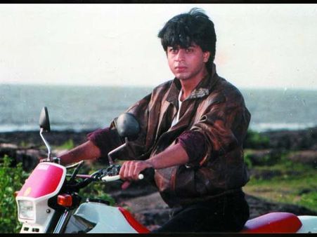 शाहरुख खान के 29 साल: शानदार डेब्यू के साथ जीता करियर का पहला अवार्ड, ऋषि कपूर ने की थी तारीफ