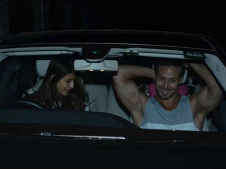 टाइगर श्रॉफ- दिशा पटानी का सड़क रोमांस ड्राइव पड़ी भारी, कोरोना नियम तोड़ा, दर्ज हुई FIR!