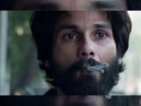 कबीर सिंह के लिए शाहिद कपूर 1 दिन में पी जाते थे 20 सिगरेट, बदबू हटाने के लिए घंटो तक नहाया करते थे