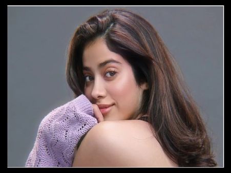 टॉपलेस होकर जान्हवी कपूर ने बढ़ाया इंटरनेट का पारा, एक्ट्र्रेस ने शेयर की सबसे HOt फोटो