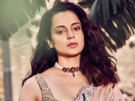 कंगना रनौत ने बिकिनी में दिखाई अपनी 2 फोटो, खुद को बताया 'Hot संघी', दिया करारा जवाब