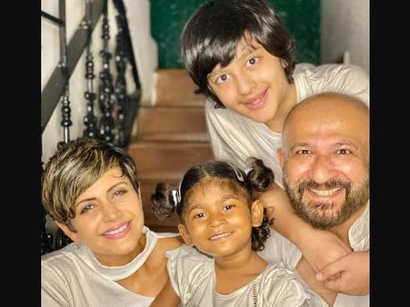 मंदिरा बेदी के पति फिल्ममेकर राज कौशल का दिल का दौरा पड़ने से निधन, शोक में डूबा परिवार