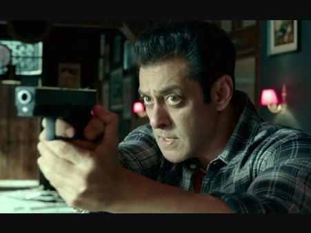 'राधे' बॉक्स ऑफिस- कोरोना और पाइरेसी के बीच इतना ही कमा पाई सलमान खान की ईद रिलीज