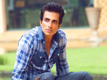 बॉम्‍बे हाईकोर्ट का आदेश: कोरोना दवा खरीद में सोनू सूद के मसीहा बनने की जांच हो, दवाएं नकली तो नहीं हैं?