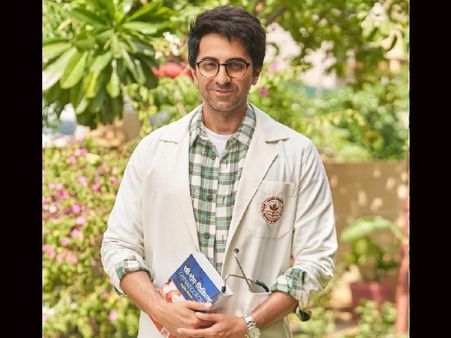 डॉक्टर जी से सामने आया आयुष्मान खुराना का फर्स्ट लुक, स्त्री रोग विशेषज्ञ बनेंगे अभिनेता!