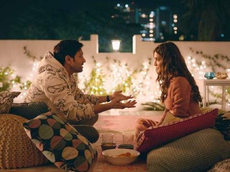 देखिए विक्रांत मैसी ने 14 फेरे के इस जबरदस्त सांग पर किया नागिन डांस मूव्स Video