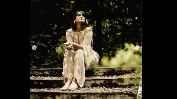 इलियाना डिक्रूज ने नो मेकअप के साथ दिखाई गजब की बिकिनी सेल्फी, बन गईं सबसे HOT एक्ट्रेस