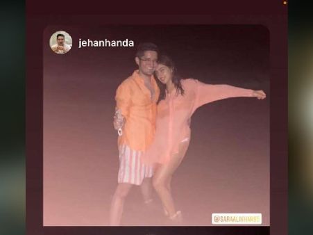 केदारनाथ के असिस्टेंट डायरेक्टर को डेट कर रही हैं सारा अली खान? खुद ने दिया हिंट !