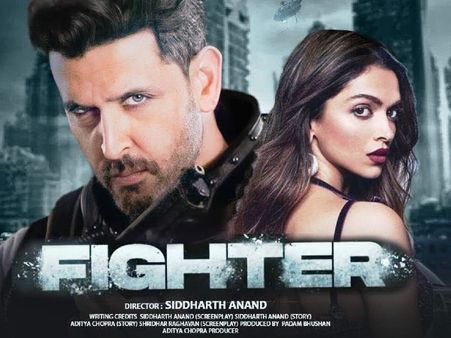 ऋतिक रौशन का बॉक्स ऑफिस पर खुद से मुकाबला, 1 ही दिन दो बिग फिल्में होंगी रिलीज- नुकसान सिर्फ ऋतिक को !