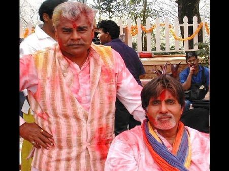 अच्छे रोल अमिताभ बच्चन को मिलते हैं, 71 साल की उम्र में काम के लिए मूछें रंगता हूं- शरत सक्सेना