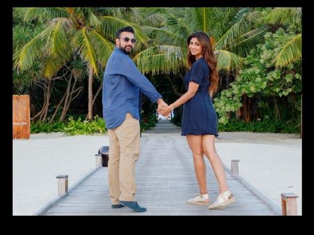 पोर्नोग्राफी केस: राज कुंद्रा की गिरफ्तारी का Video, इतने अरबों के मालिक राज कुंद्रा- शिल्पा शेट्टी, Details