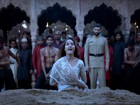 'भुज' में नोरा फतेही निभाएंगी जासूस का किरदार? 'राजी' में आलिया भट्ट ने किया था ऐसा कमाल!
