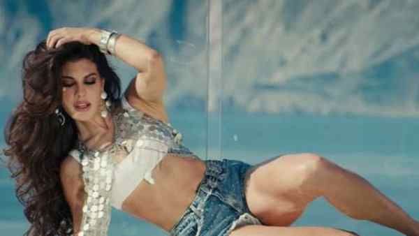 जैकलीन फर्नांडीज़ से 200 करोड़ की मनी लॉन्ड्रिंग मामले में पांच घंटे तक हुई पूछताछ