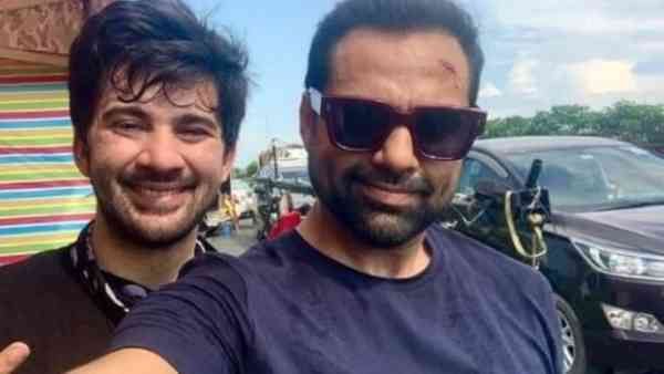 First Pic: सनी देओल के बेटे करण देओल और उनके डिंपी चाचू अभय देओल के साथ अजय देवगन की फिल्म शुरू