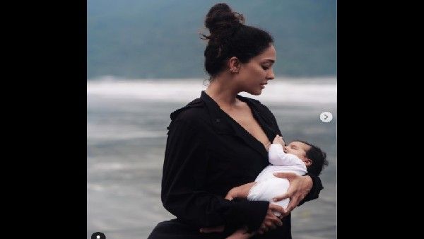 तीसरी बार मां बनीं लीजा हेडन ने बेटी को ब्रेस्टफीडिंग कराते हुए किया सबसे Hot फोटोशूट