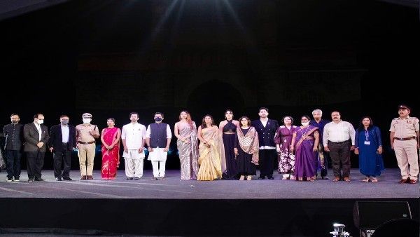 'मुंबई डायरीज़ 26/11' के कलाकारों ने फ्रंटलाइन वर्कर्स को श्रद्धांजलि देते हुए लांच किया ट्रेलर