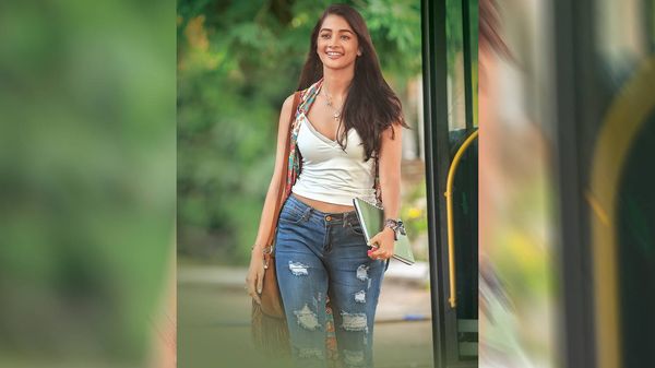 सर्कस- रणवीर सिंह और रोहित शेट्टी के साथ शूटिंग पर पूजा हेगड़े ने बोली ये बात!