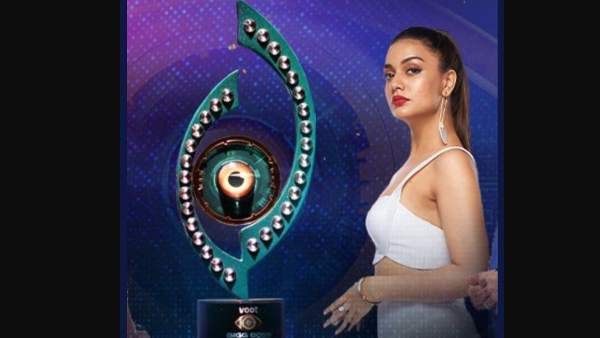 JUST IN: बिग बॉस ओटीटी की विनर बनीं दिव्या अग्रवाल, जीती ट्रॉफी और 25 लाख रूपए का इनाम