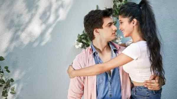 टीवी के टॉप कपल कार्तिक नायरा को करोड़ों में ऑफर हुआ बिग बॉस 15, इतनी फीस पर एक ने किया रिजेक्ट