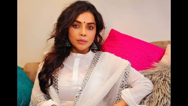 बंदूक की नोक पर एक्ट्रेस के साथ घर में लाखों की लूटपाट, अलमारी में खुद को छिपाया