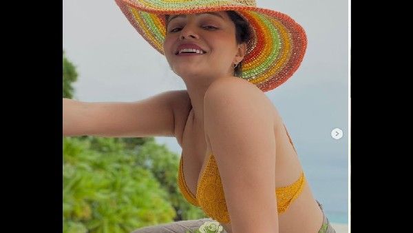 बिकिनी में रुबीना दिलैक ने दिखाया 5 सबसे सेक्सी HOT लुक, फैंस ने बोला आग लगा दी