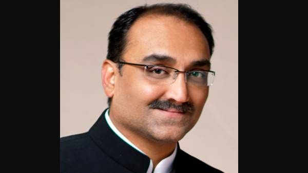 26 साल बाद DDLJ को फिर से डायरेक्ट करने जा रहे हैं आदित्य चोपड़ा, ब्रॉडवे डेब्यू के लिए तैयार- पढ़ें DETAILS