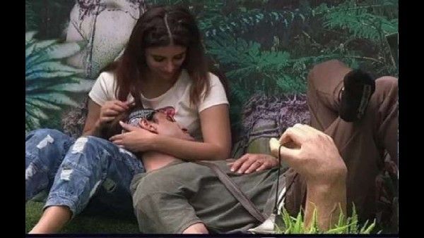 Bigg Boss 15 अनदेखा Kissing VIDEO: मायशा अय्यर और ईशान सहगल ने की सारी हदें पार