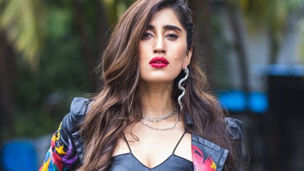 Bigg Boss 15: इस एक्ट्रेस ने किया अकासा सिंह का बचाव , बोलीं- 'वह अपने गेम प्लान के वजह से बिग बॉस 15 में हैं'