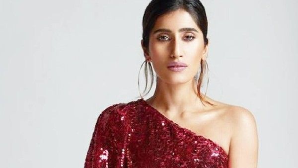 Bigg Boss 15: कौन हैं बिग बॉस 15 की कंटेस्टेंट अकासा सिंह? जानें प्रोफाइल- बोल्ड तस्वीरें