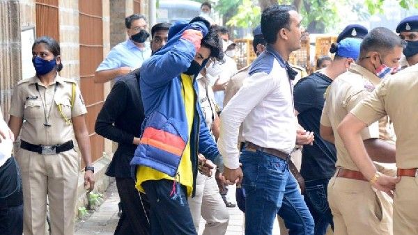 शाहरुख खान के बेटे आर्यन खान की मुसीबत नहीं हुई कम, कस्टडी बढ़ाने की मांग करने वाली है NCB!
