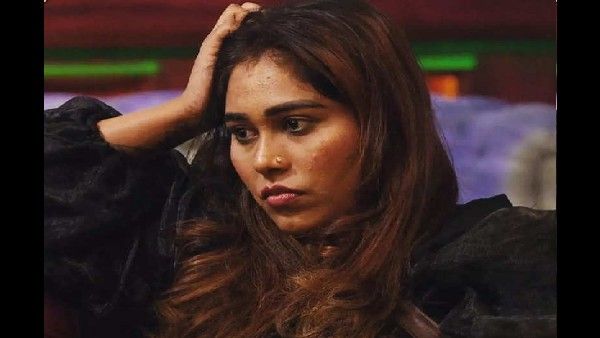 Bigg Boss 15: धोखा मिलने पर अफसाना खान ने खुद मारने के लिए उठाया चाकू, देखिए VIDEO