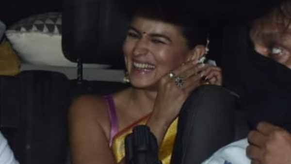 आलिया भट्ट ने एक झुमका पहनने में दे दिए 7 एक्सप्रेशन, अनुष्का रंजन की शादी से वायरल बेहद क्यूट तस्वीरें