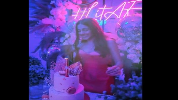 पूजा बेदी की बेटी अलाया फर्नीचरवाला ने पार की सारी हदें, 24 साल की उम्र में कातिलाना फोटोशूट