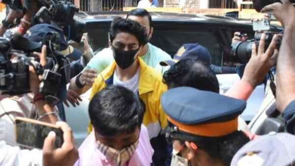 दिवाली के जश्न के बाद NCB के ऑफिस पहुंचे आर्यन खान, तीन घंटे तक बिताना पड़ा समय