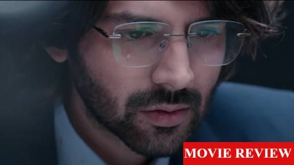 'धमाका' फिल्म रिव्यू: कमजोर कहानी को धमाकेदार परफॉर्मेंस से बचाते हैं कार्तिक आर्यन