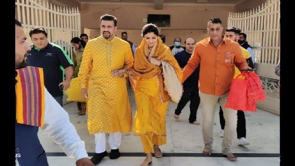 जेल से बाहर आने के बाद पत्नी शिल्पा शेट्टी के साथ राज कुंद्रा की पहली तस्वीर, ऐसी हो गई हालत