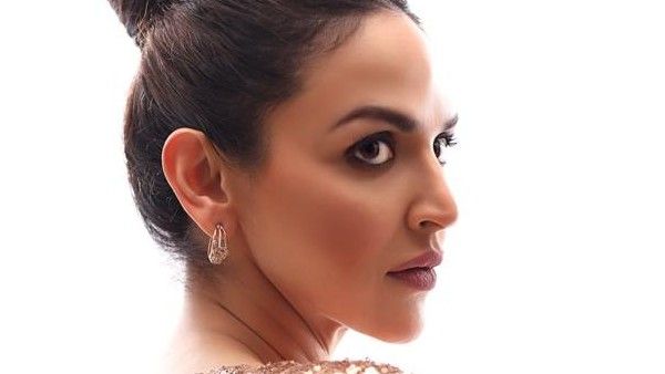 भ्रूण हत्या पर बनी शार्ट फिल्म 'एक दुआ' के लिए ईशा देओल को किया गया सम्मानित