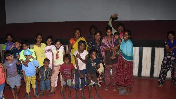 सलमान खान ने अंडरप्रिविलेज्ड बच्चों के लिए किया 'अंतिम' की विशेष स्क्रीनिंग का आयोजन, देंखे PICS