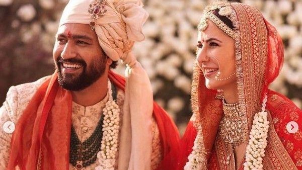 कैटरीना कैफ ने पति विकी कौशल के साथ शेयर की शादी की 5 तस्वीरें, मांगा आशीर्वाद, वरमाला VIDEO