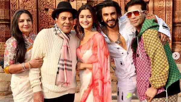 रॉकी और रानी की प्रेम कहानी - रणवीर सिंह ने शेयर की सेट से प्यारी तस्वीरें, धर्मेंद्र के साथ दिखा खास बॉन्ड