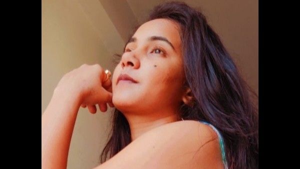 MMS लीक के बाद भोजपुरी एक्ट्रेस त्रिशाकर मधु  ने नए साल से पहले किया सेक्सी डांस, 4 VIDEO