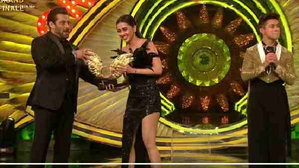 तेजस्वी प्रकाश बनीं बिग बॉस 15 की विजेता, जीते 40 लाख रूपये और एकता कपूर का नया शो