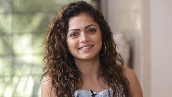 मधुबाला एक्ट्रेस दृष्टि धामी कोरोना पॉजिटिव, फोटो शेयर कर बोलीं- कोरोना की तीसरी लहर