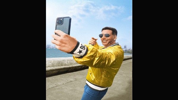Selfiee- अक्षय कुमार ने शुरु की 'सेल्फी' की शूटिंग, सेट से किया फिल्म का धमाकेदार ऐलान!