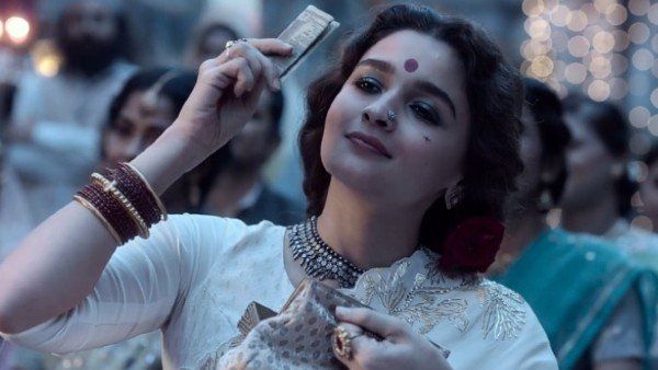 गंगूबाई काठियावाड़ी के मेकर्स को झटका, रिलीज होते ही ऑनलाइन लीक हुई आलिया भट्ट की फिल्म!